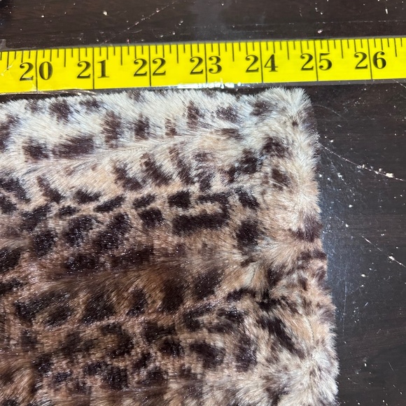 Cougar print women’s cape jacket very soft faux fur size medium - Picture 11 of 11